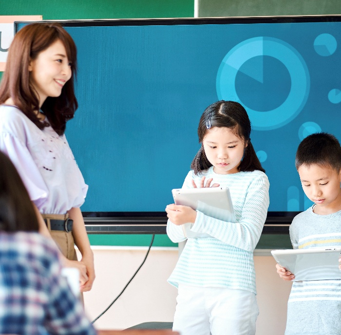 ��������/�ڰ�Ӧ��